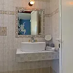 Akrotiri *