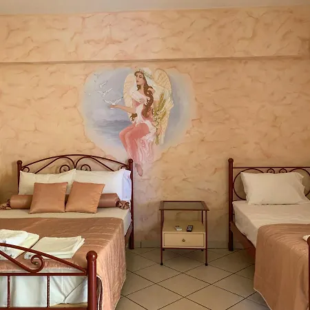 Akrotiri Rooms *