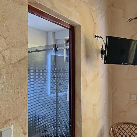 Akrotiri Rooms Apartment *