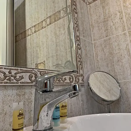 Akrotiri Rooms Apartment