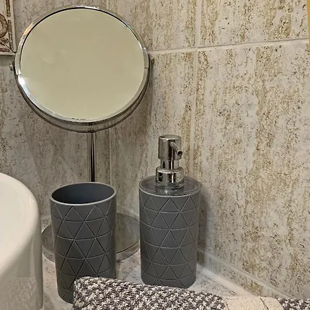 Akrotiri Rooms Apartment *