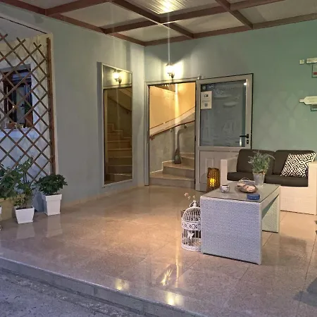 Akrotiri Rooms Apartment