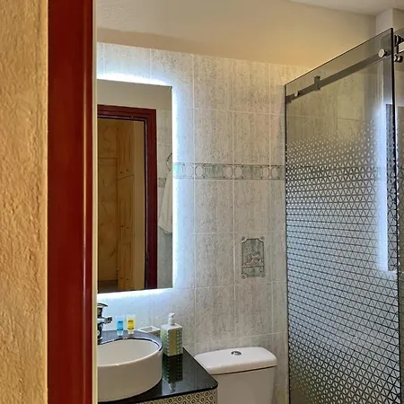 Akrotiri Rooms * Agiokampos (Evia)