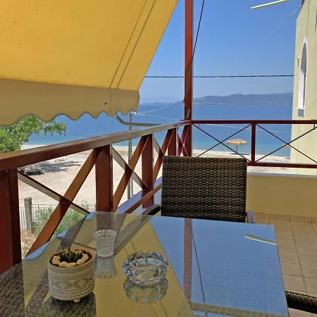 Akrotiri Rooms * Agiokampos (Evia)