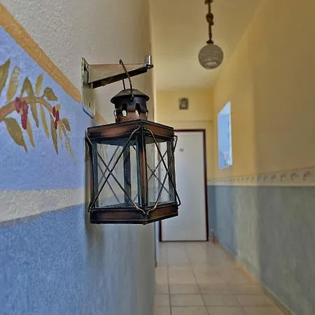 Akrotiri Rooms *