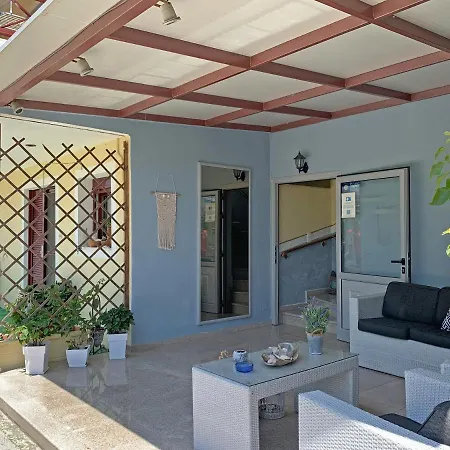 Akrotiri Rooms Apartment Agiokampos (Evia)