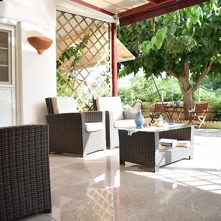 Akrotiri Rooms * Agiokampos (Evia)