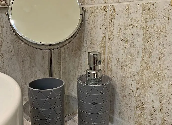 Akrotiri Rooms Apartment *