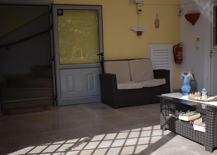 Akrotiri Rooms Apartment